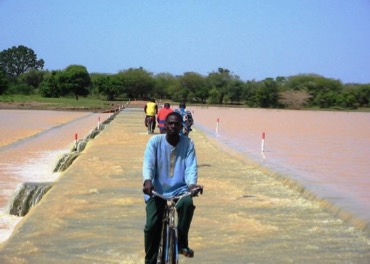 Water-spreading weir river crossing, also known as seuil-radier (credit Bender)